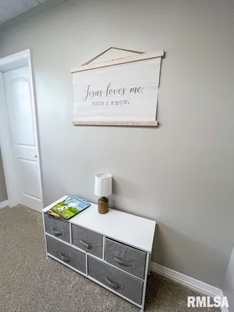 $199,000 | 107 West Ann Street, Roanoke, IL 61561