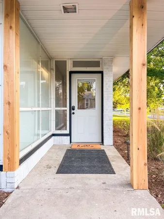 $199,000 | 107 West Ann Street, Roanoke, IL 61561