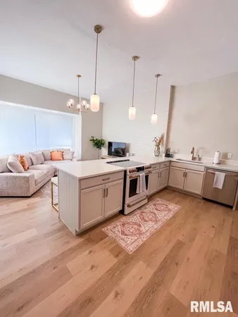 $199,000 | 107 West Ann Street, Roanoke, IL 61561