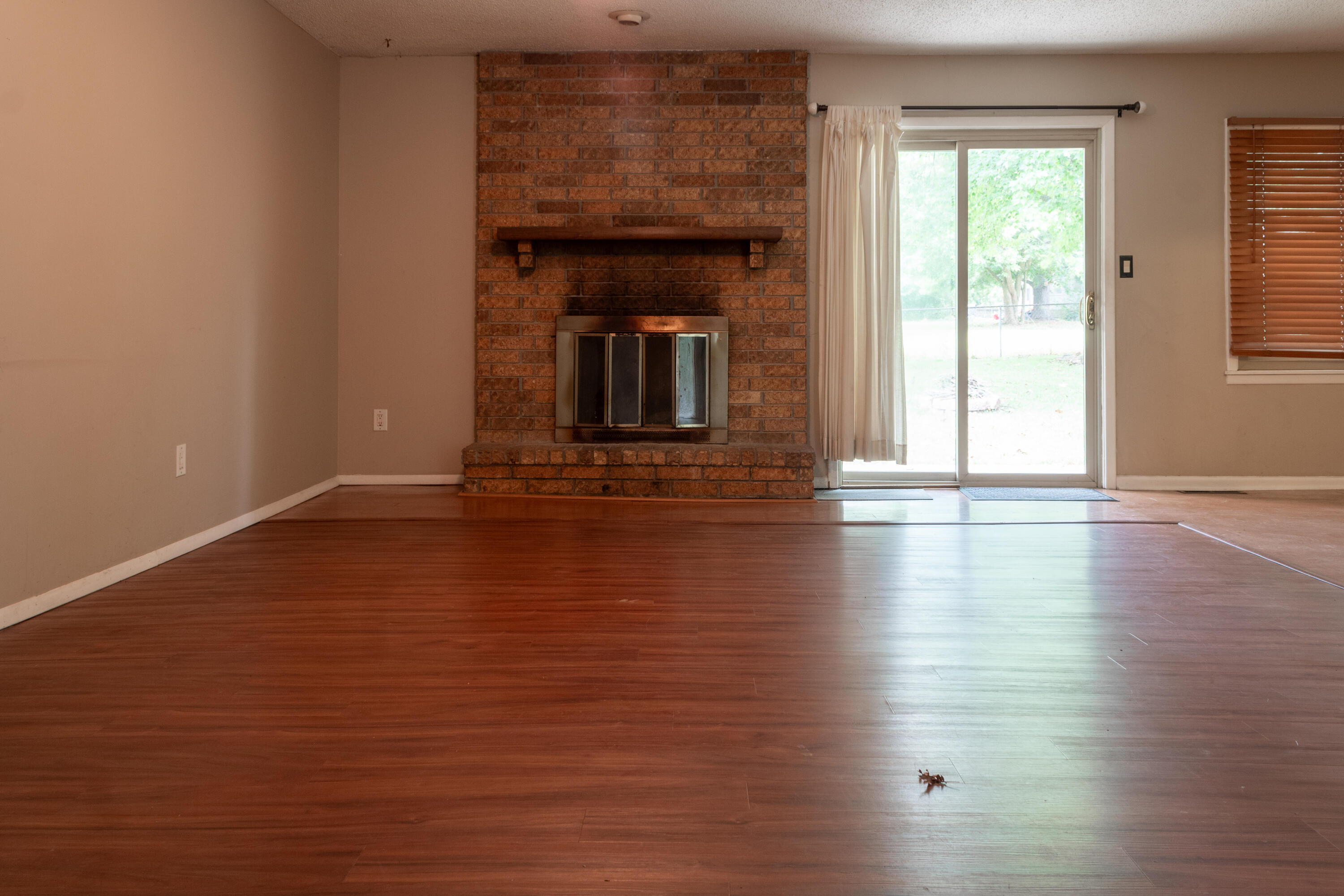 3046 West Countryside Drive Springfield, MO 65807 - Photo 1 of 1 IMG_1833-HDR