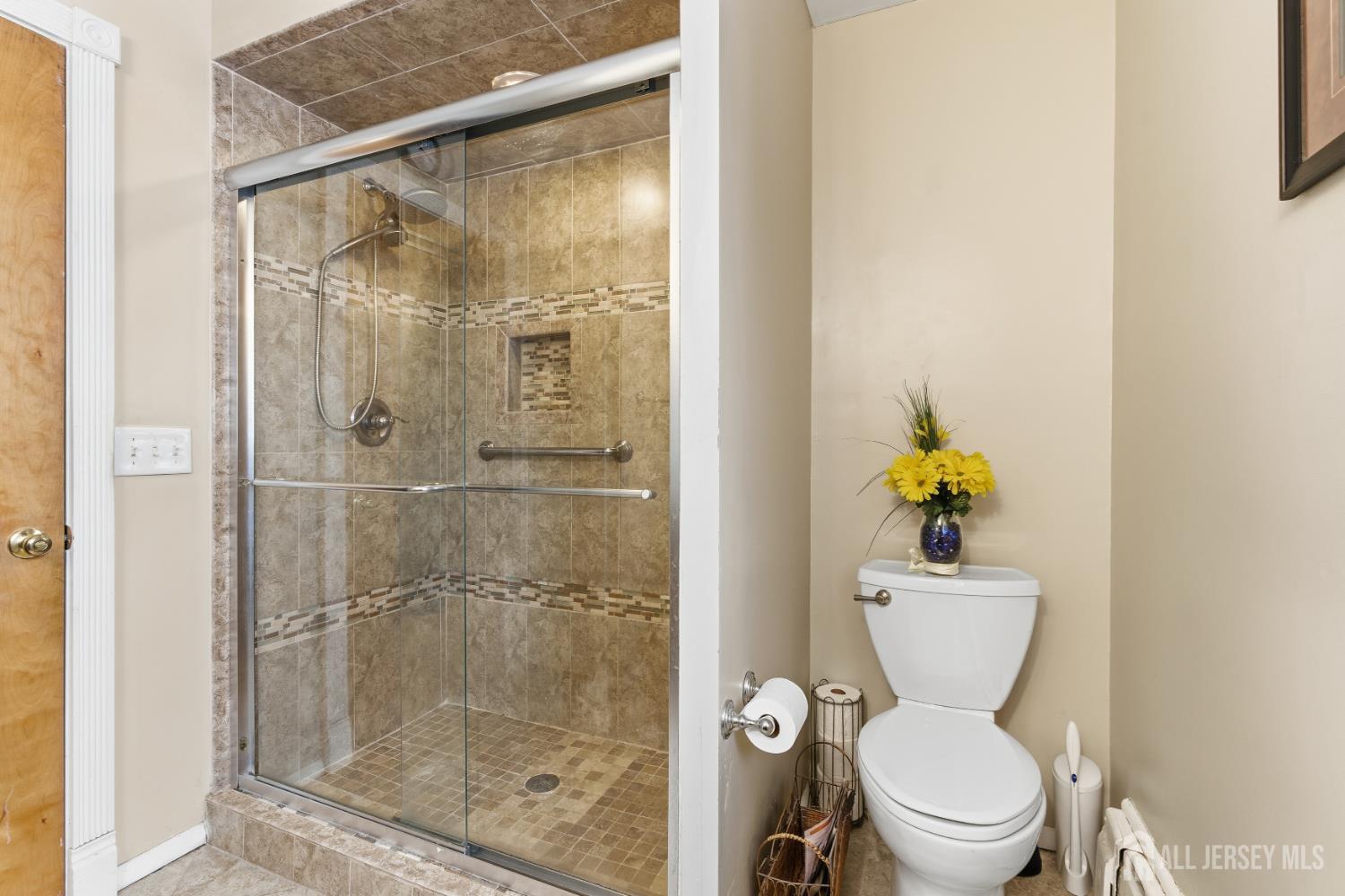 419 Dunellen Avenue Dunellen, NJ 08812 - Photo 25 of 38