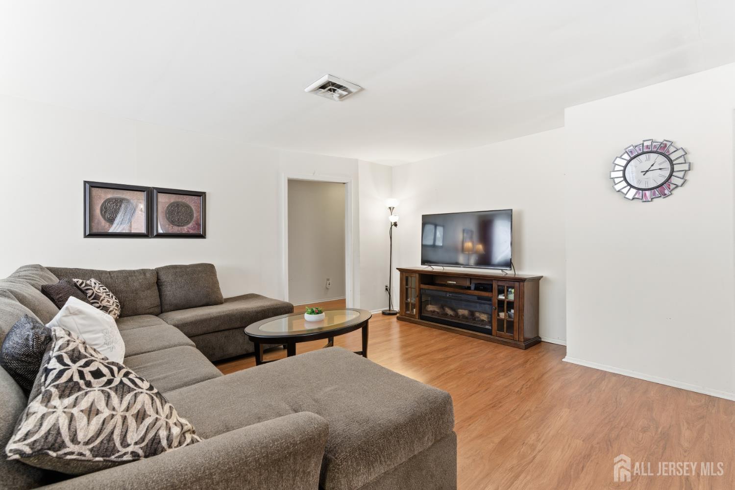 419 Dunellen Avenue Dunellen, NJ 08812 - Photo 7 of 38