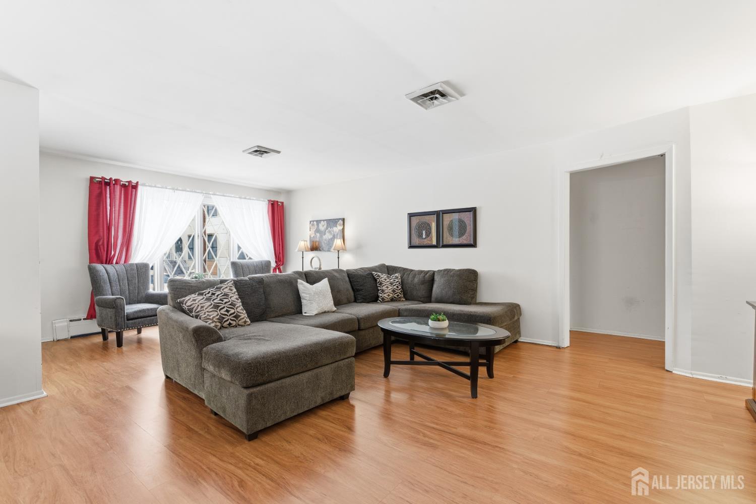 419 Dunellen Avenue Dunellen, NJ 08812 - Photo 9 of 38