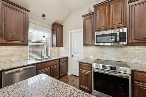 $399,900 | 8805 Cassidy Lane, Aubrey, TX 76227