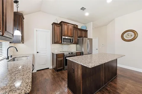 $399,900 | 8805 Cassidy Lane, Aubrey, TX 76227