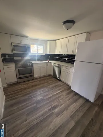 $2,250 | 172 North Main Street, Unit 5, Paterson, NJ 07522