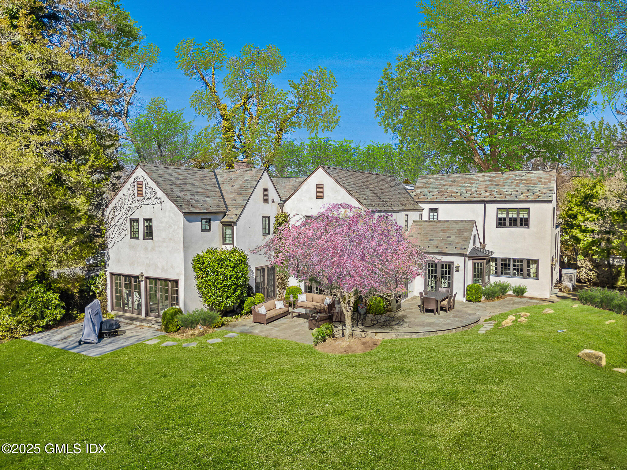 5 Spring Street Riverside, CT 06878 - Photo 1 of 31 03 d e e