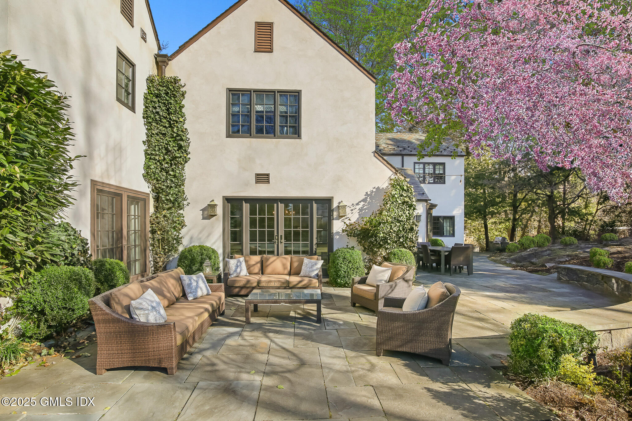 5 Spring Street Riverside, CT 06878 - Photo 27 of 31 09 e