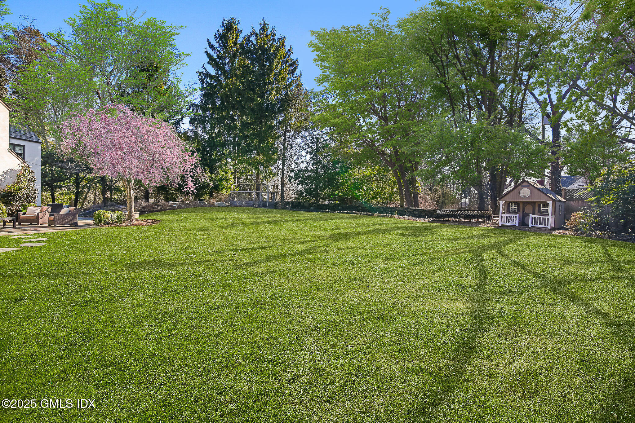 5 Spring Street Riverside, CT 06878 - Photo 29 of 31 016 e e