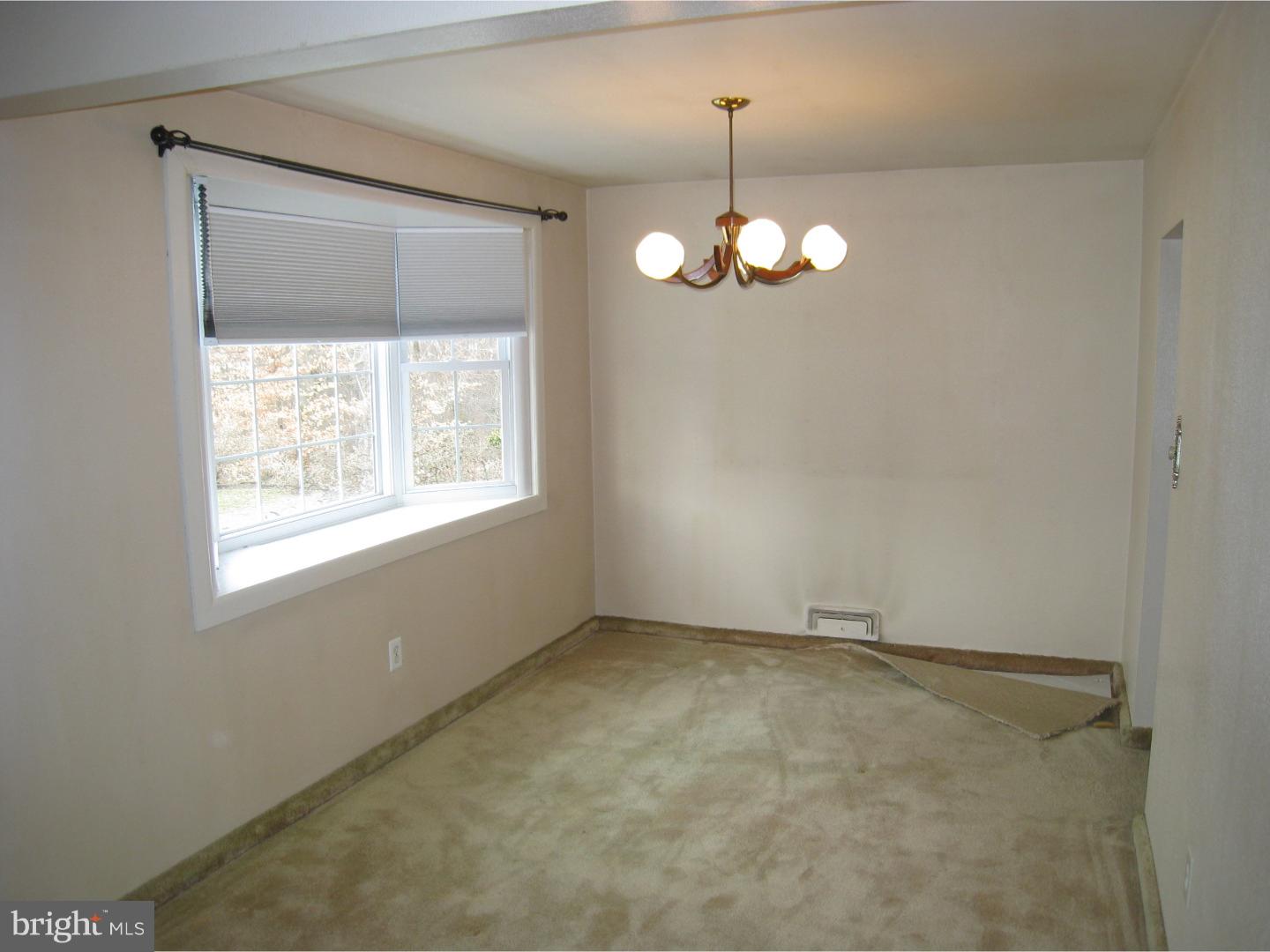 18 Saratoga Road Stratford, NJ 08084 - Photo 4 of 22