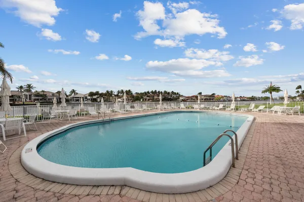 $3,200 | 3100 South Ocean Boulevard, Unit 116, Highland Beach, FL 33487