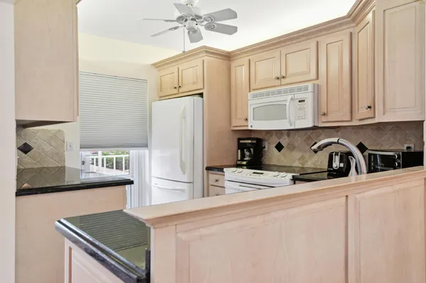 $3,200 | 3100 South Ocean Boulevard, Unit 116, Highland Beach, FL 33487