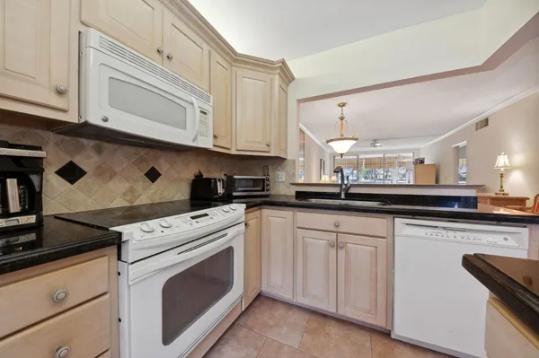 $3,200 | 3100 South Ocean Boulevard, Unit 116, Highland Beach, FL 33487