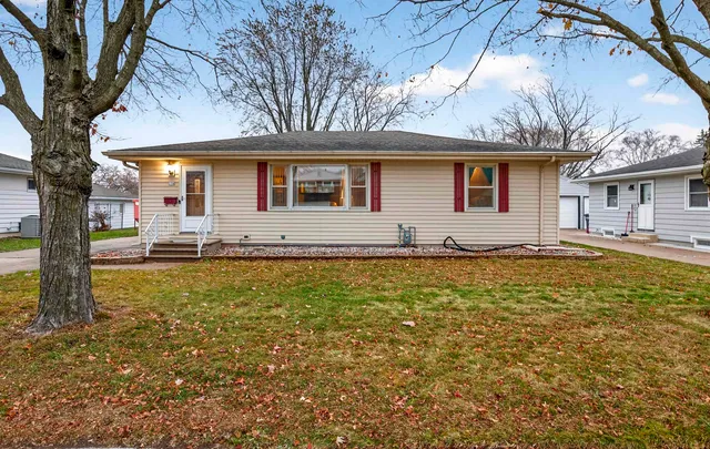$264,900 | 154 North Lark Street, Oshkosh, WI 54902