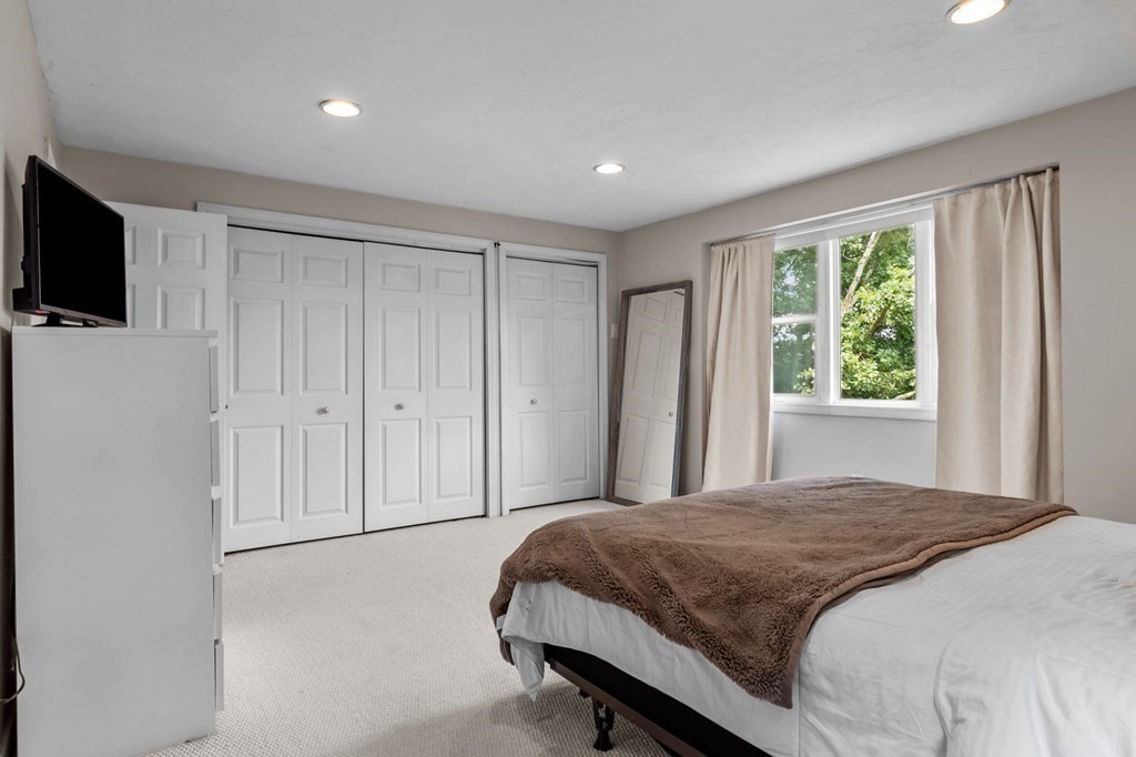 160 Cowell Road, Unit 160 Wrentham, MA 02093 - Photo 12 of 19 Gallery Image 12
