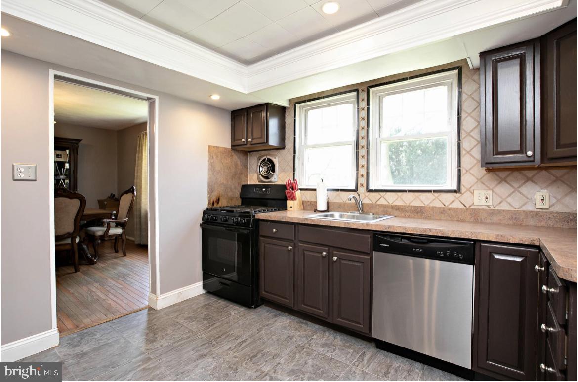 131 Oxford Road Cinnaminson, NJ 08077 - Photo 14 of 25 Gallery Image 14