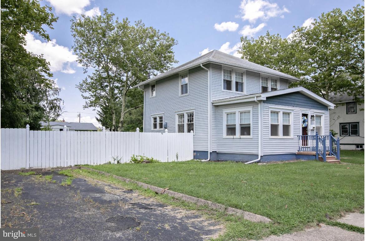 131 Oxford Road Cinnaminson, NJ 08077 - Photo 3 of 25 Gallery Image 3