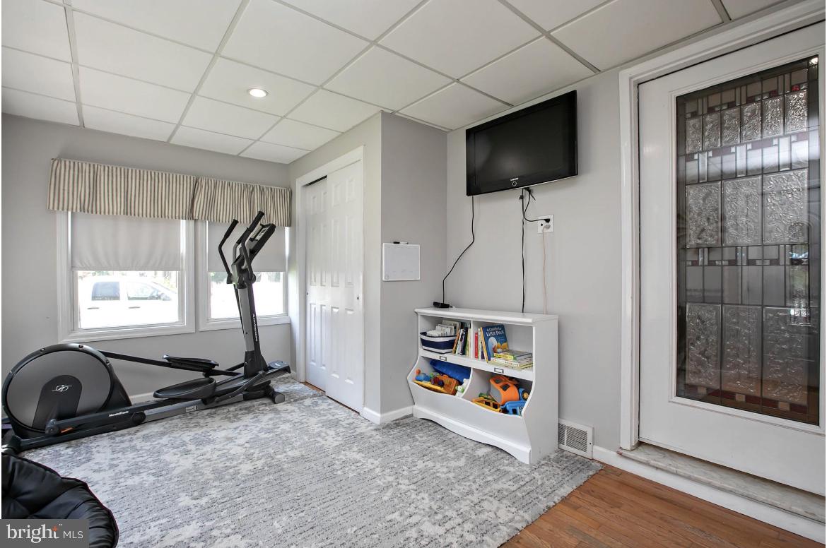131 Oxford Road Cinnaminson, NJ 08077 - Photo 4 of 25 Gallery Image 4