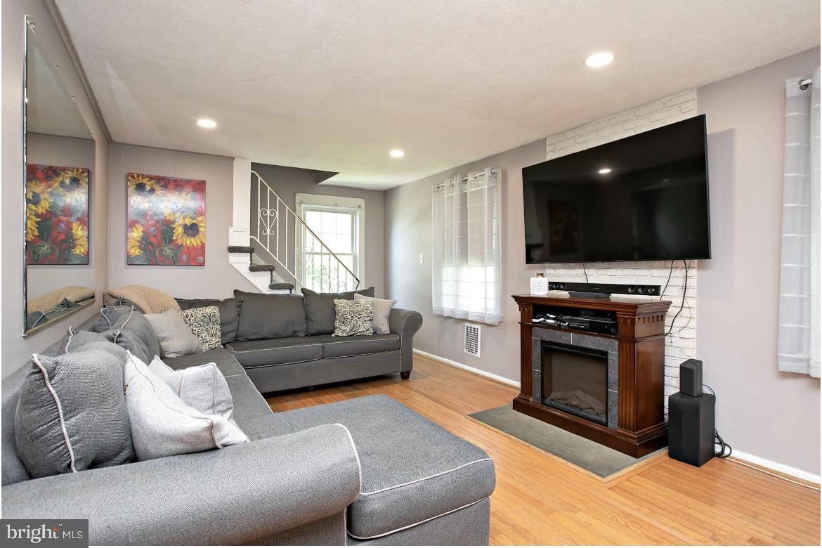 131 Oxford Road Cinnaminson, NJ 08077 - Photo 6 of 25 Gallery Image 6