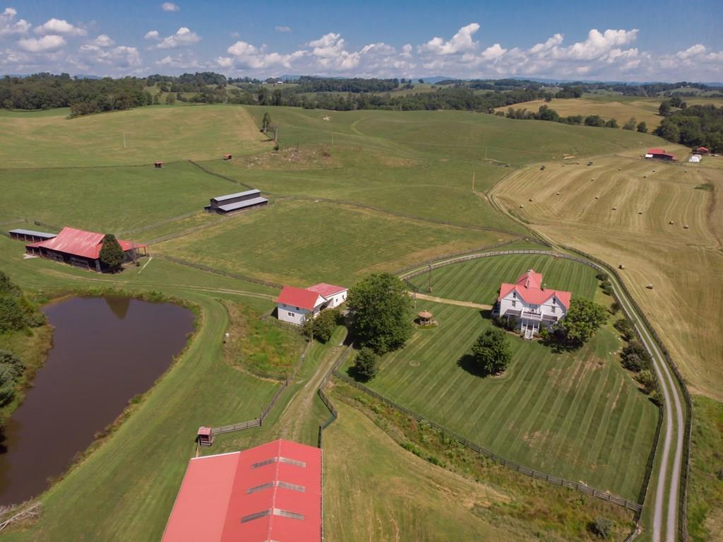 32555 McCready Road Damascus, VA 24236 - Photo 2 of 47 Gallery Image 2