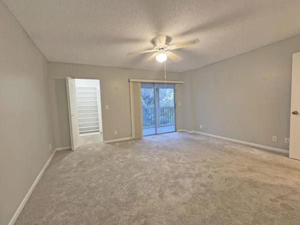 $1,800 | 7281 Amberly Lane, Unit 206, Delray Beach, FL 33446