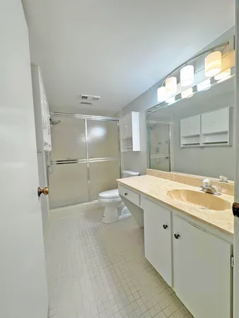 $1,800 | 7281 Amberly Lane, Unit 206, Delray Beach, FL 33446