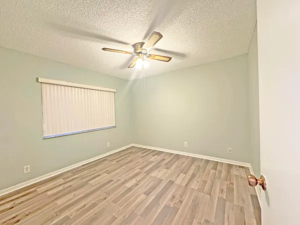 $1,800 | 7281 Amberly Lane, Unit 206, Delray Beach, FL 33446