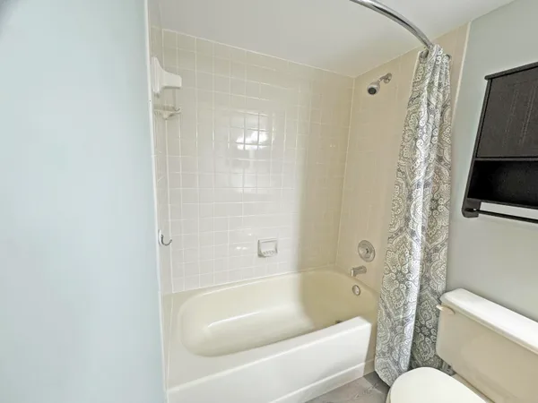 $1,800 | 7281 Amberly Lane, Unit 206, Delray Beach, FL 33446