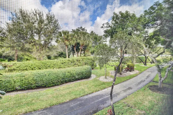 $1,800 | 7281 Amberly Lane, Unit 206, Delray Beach, FL 33446
