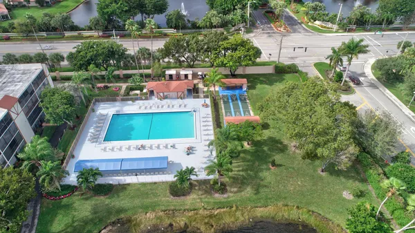 $1,800 | 7281 Amberly Lane, Unit 206, Delray Beach, FL 33446