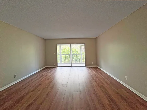 $1,800 | 7281 Amberly Lane, Unit 206, Delray Beach, FL 33446