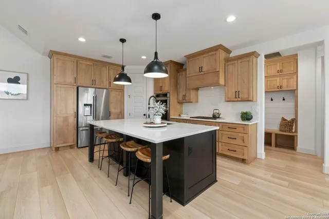 $699,000 | 103 Jacob Roberts, Blanco, TX 78606