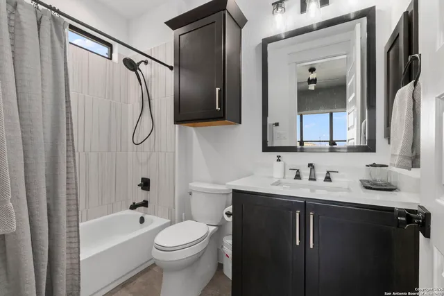 $699,000 | 103 Jacob Roberts, Blanco, TX 78606