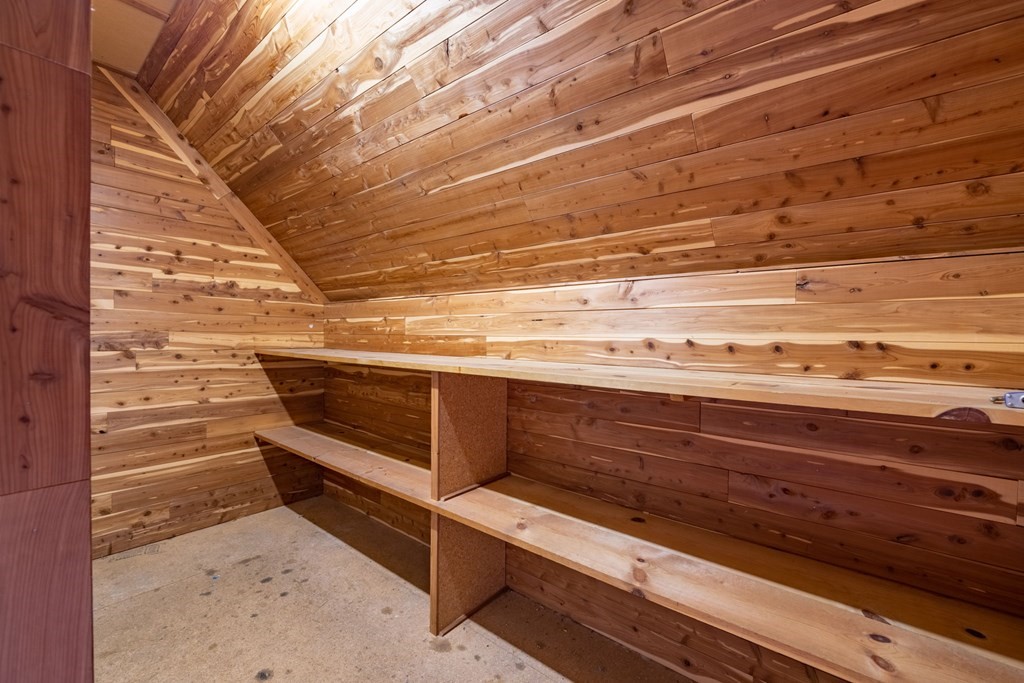 151 Lincoln Street Holyoke, MA 01040 - Photo 28 of 40 a close view of stove