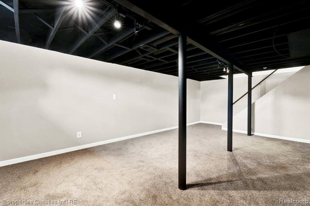 5085 Crooks Road, Unit 59 Royal Oak, MI 48073 - Photo 32 of 38 Gallery Image 32