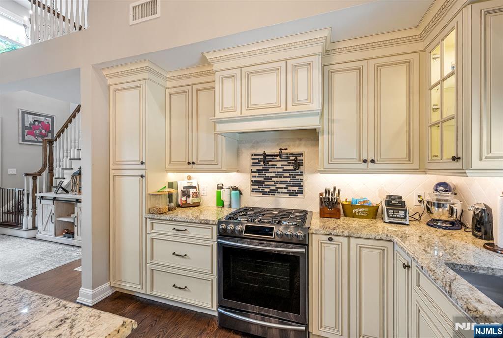 31 Osceola Road Wayne, NJ 07470 - Photo 13 of 44