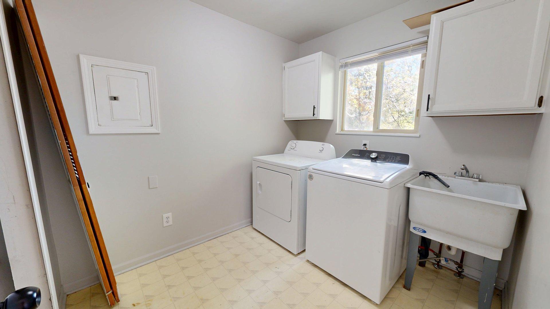 1846 Ladd Road Walled Lake, MI 48390 - Photo 12 of 27 1846-Ladd-Rd-11042025_152353