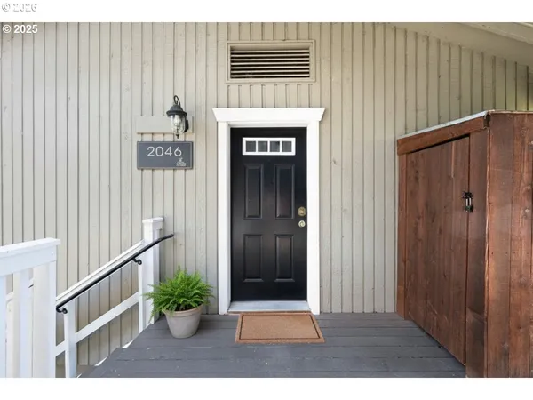 $215,000 | 2046 West 14th Place, Eugene, OR 97402