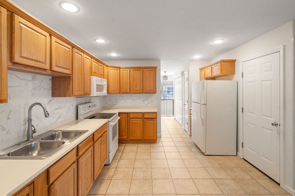 18 Haven Way, Unit 18 Ashland, MA 01721 - Photo 5 of 41