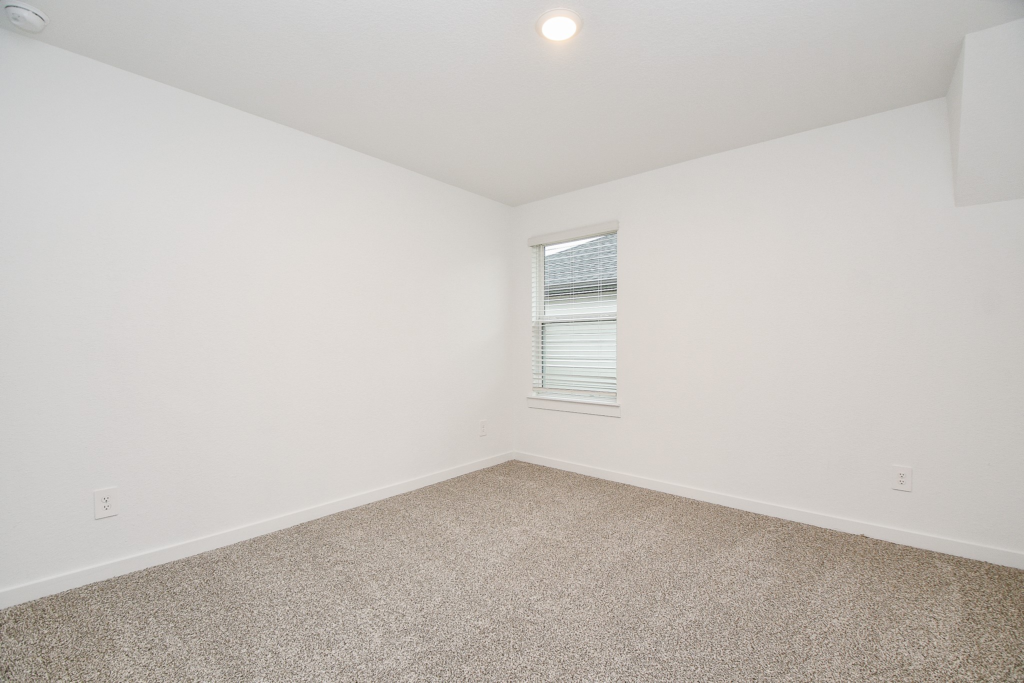 31715 Hallington Hl Lane Fulshear, TX 77441 - Photo 24 of 37 a view of room and window