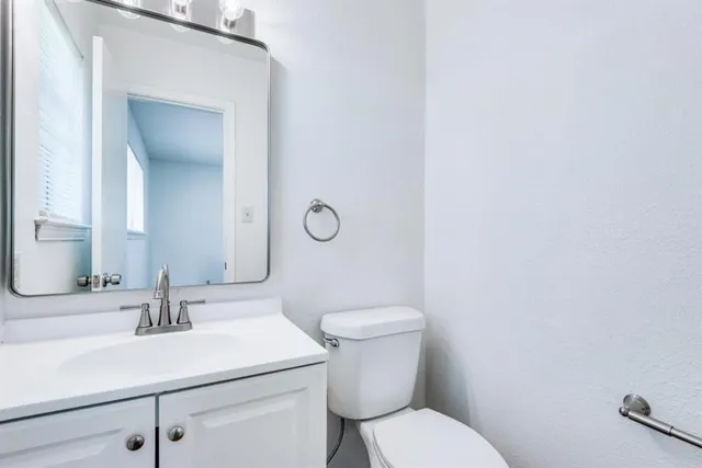 $1,700 | 1422 Deborah Avenue, DeSoto, TX 75115