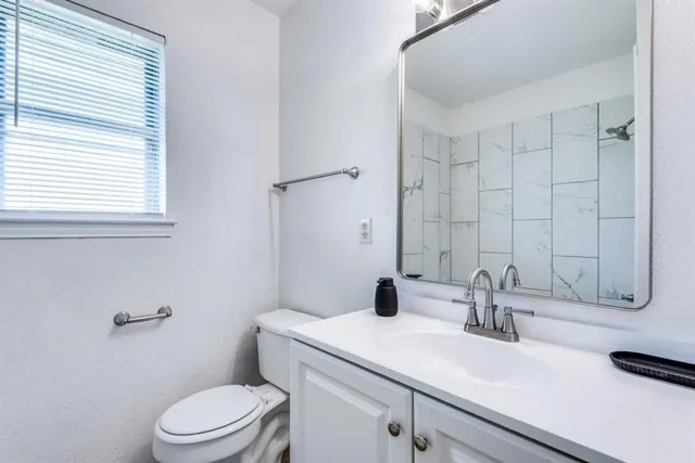 $1,700 | 1422 Deborah Avenue, DeSoto, TX 75115