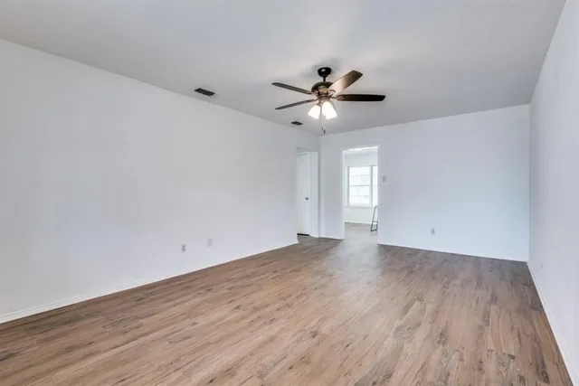 $1,700 | 1422 Deborah Avenue, DeSoto, TX 75115