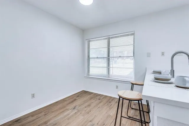 $1,700 | 1422 Deborah Avenue, DeSoto, TX 75115