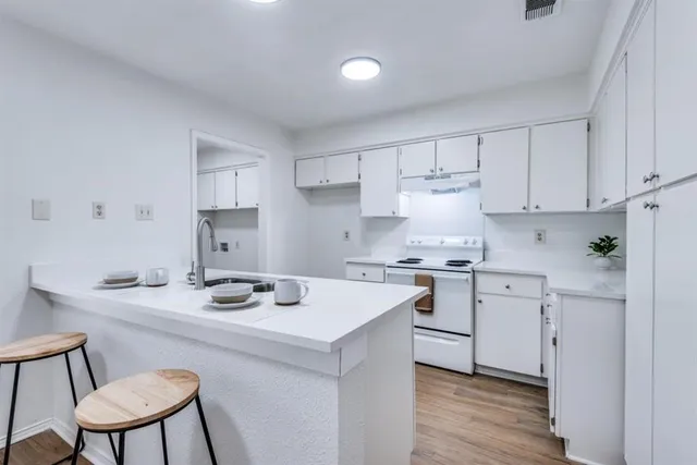 $1,700 | 1422 Deborah Avenue, DeSoto, TX 75115