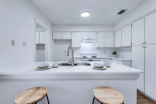 $1,700 | 1422 Deborah Avenue, DeSoto, TX 75115