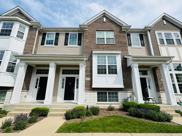$3,000 | 2933 Madison Drive, Naperville, IL 60564