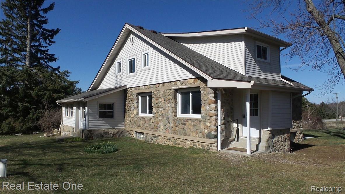 4527 Genesee Road Lapeer, MI 48446 - Photo 29 of 31 20160329_160848.jpg