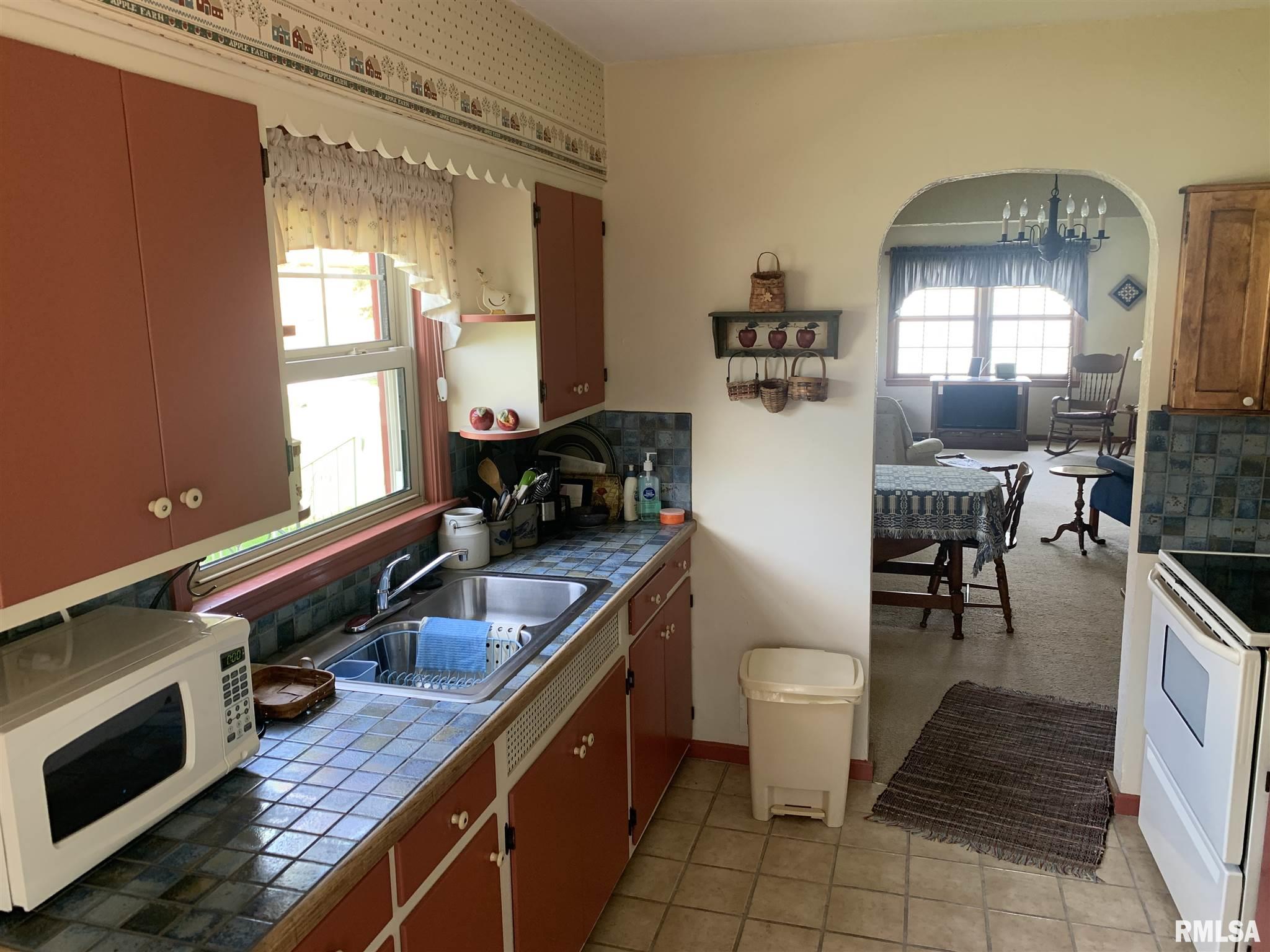 107 Doris Street Washington, IL 61571 - Photo 7 of 24 Gallery Image 7