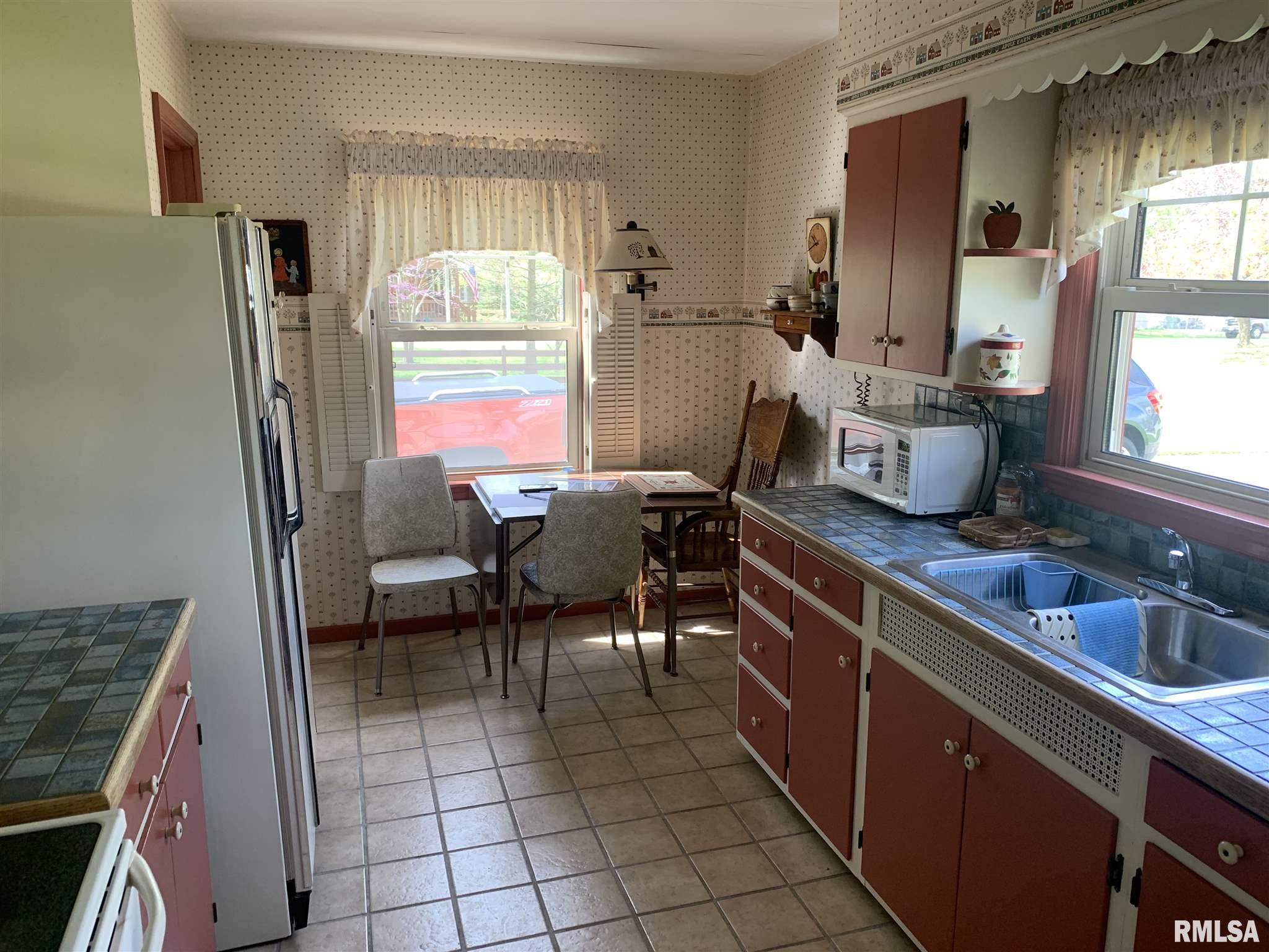 107 Doris Street Washington, IL 61571 - Photo 8 of 24 Gallery Image 8